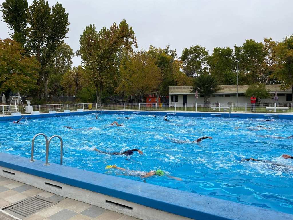 Seleccionados nacionales de aguas abiertas realizan concentrado en piscinas del Estadio Fiscal de #Talca